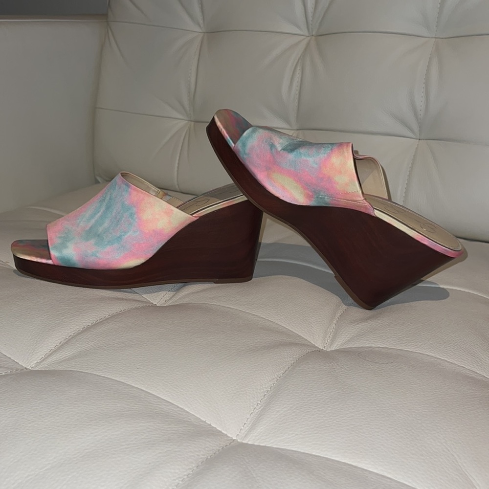 Jessica Simpson Sheyna Wedges- Tie Dye